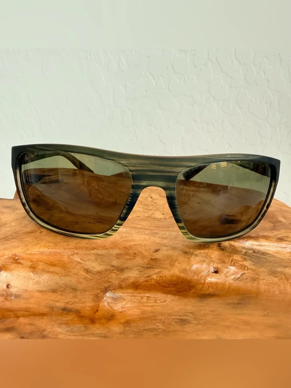 MAUI JIM BYRON BAY MJ 746-15MR MATTE GREEN STRIPE HT POLARIZED SUNGLASSES